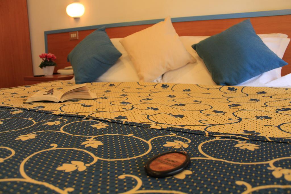 פאנו Hotel Paradise מראה חיצוני תמונה