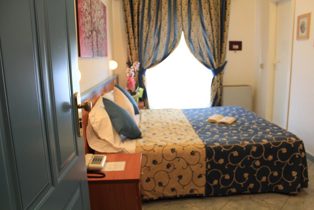 פאנו Hotel Paradise מראה חיצוני תמונה
